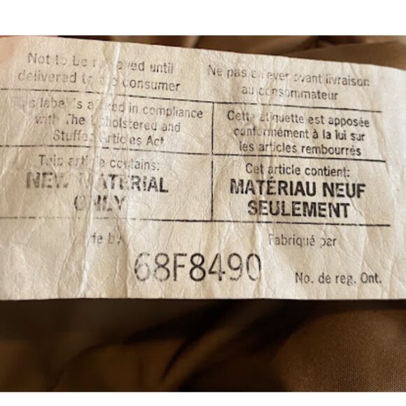 Vintage 90s oversized Snow Goose Canada Goose Down Winter Coat in Burgundy Fur - Picture 16 of 16